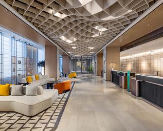 Holiday Inn Shanghai Pudong Airport By IHG - Shanghai - Lobby