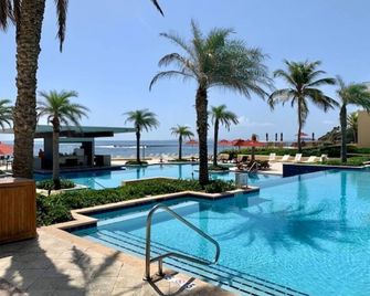 Luxury suite 3B, 2B all king beds on the beach. Family friendly vacation - Dutch Cul de Sac - Zwembad