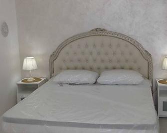 B&B Alba 1 - Viagrande - Bedroom