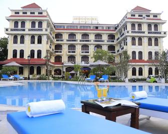 Nesta Hoian Resort & Spa - Hoi An - Piscina