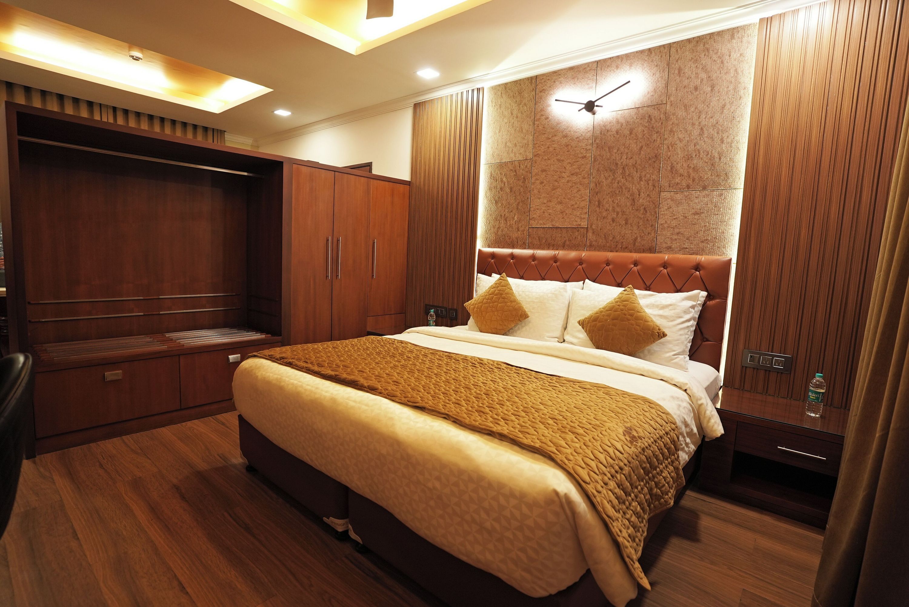 Saj Earth Resort - Nedumbassery