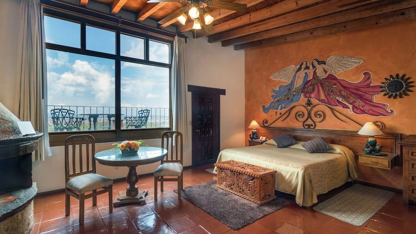 Villa San Jose Hotel & Suites