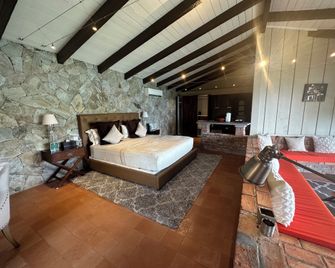Secret Harbour Boutique Hotel and Marina - Lance aux Épines