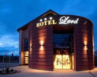 Hotel Lord Krosno - Krosno - Edificio