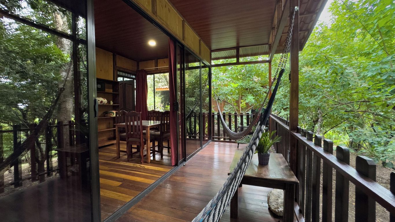 Hotel Heliconias Nature Inn & Hot Springs