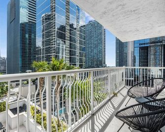 Skyline Luxury - Elegant Brickell Condo - Miami - Balcony