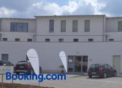 Das Neue Hotel Am Park - Fröndenberg - Building
