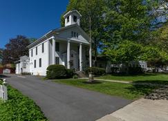 Fountain View 2: Overlooking Downtown Wellsboro - Wellsboro - Building