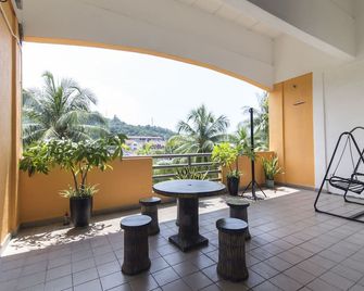 Hotel O Big C Motel - Kuah - Varanda