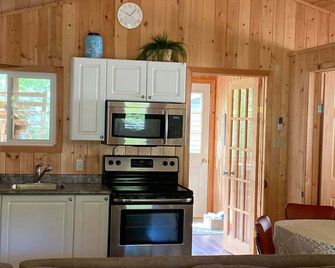 Cozy Cabin in Grand Beach. - Grand Marais - Kitchen