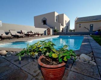 Protea Hotel Long Beach Lodge - Rand Rifles - Piscina