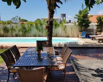 Beautiful and Cozy House - Garajuba - Piscina