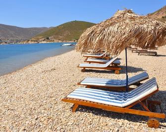 Golden Sun Hotel Patmos - Grikos - Pláž