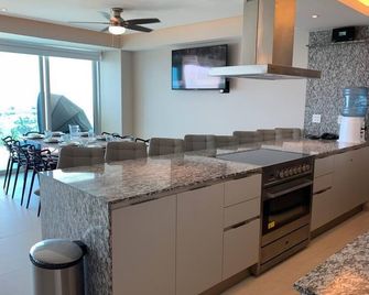 Departamento de lujo Ixtapa - Ixtapa - Kitchen