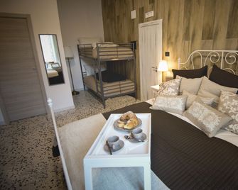 Elegant B&B - Il Vicolo storico - Salerno - Habitación