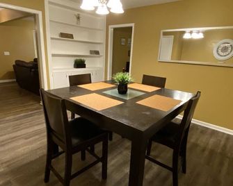 Special offer!!!!!!! - Dothan - Dining room