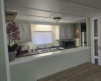 Cozy 2-bedroom Unit in Oak Ridge - Oak Ridge