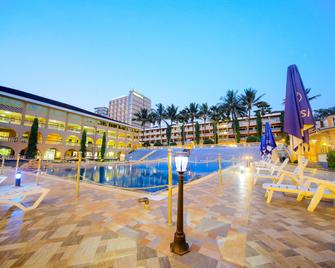 Hotel Africana - Kampala - Svømmebasseng
