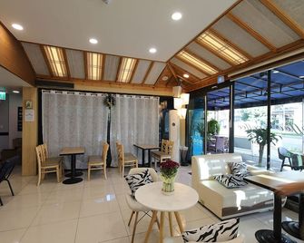 White Tourist Hotel - Jeonju