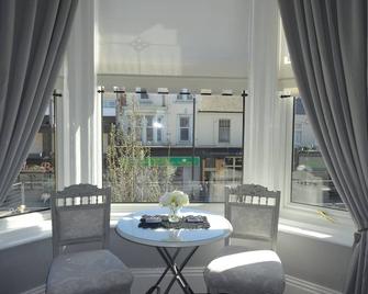 Elmswood Guest House - South Shields - Balcón