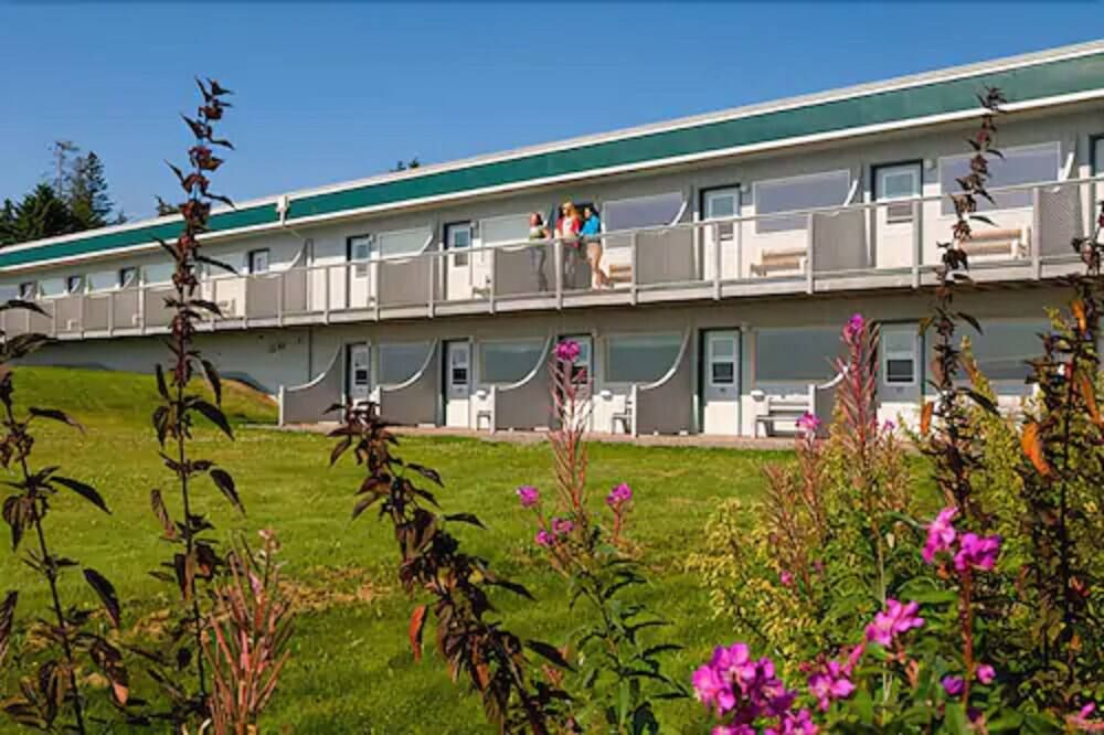 Ocean Shores Hotel - Homer - Building