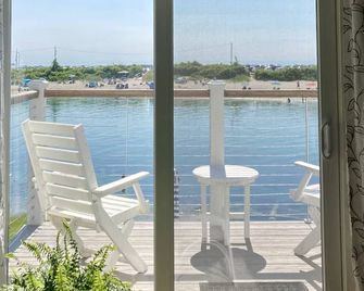 Ogunquit Oceanfront Condo, stunning views private balcony 1BR/1BA steps to town - Ogunquit - Balcony