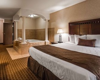 Best Western Plus Main Street Inn - Brawley - Schlafzimmer