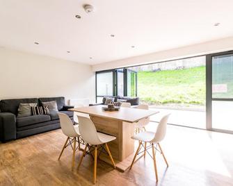 City Apartments - Monkbar Mews - York - Dining room