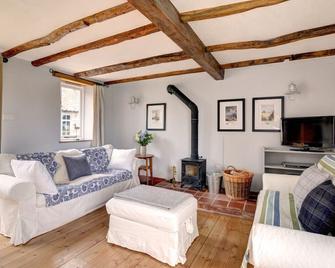 The Little Barn - Holt - Living room