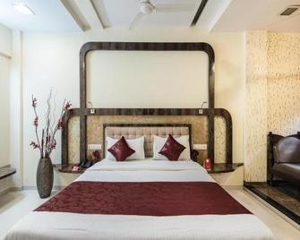 OYO 3931 Hotel Hiramani - Mumbai - Phòng ngủ