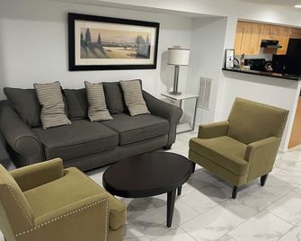 Lovely Remodeled 2bdrm Basement Home - واشنطن د.ك. - غرفة معيشة