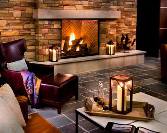 Trumbull Marriott Shelton - Trumbull - Lobby