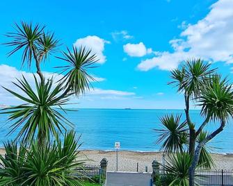 Penn House Hotel - Weymouth - Beach