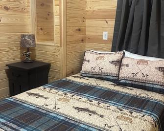 Bassmasters - Cozy 1-bedroom cabin with WiFi, AC in fabulous Stevenson - Stevenson - Bedroom