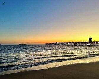 Charming Beach Bungalow, 100 yards from the beach - Seal Beach - Beach