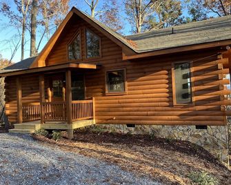 Dog friendly, 2/2 w/kings, Mtn view! Fire pit, Wifi, gas logs. Cherry Log MTN !! - Cherry Log - Building