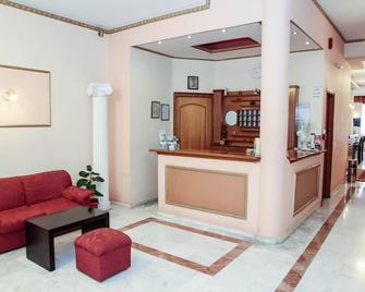 Alexiou Hotel - Kalabaka - Front desk