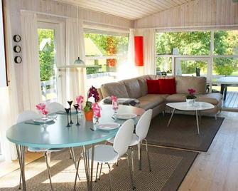 Schönes Familienferienhaus in Traumhafter, Strandnaher Lage - Ebeltoft - Їдальня
