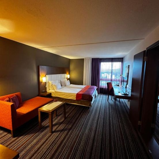 Mövenpick Hotel Zürich Airport image 1