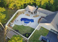 Outdoor Oasis on the Plateau - Crossville - Pool