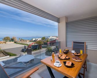 Lilium Luxury Suites - Adults Only - Agia Marina - Balcón