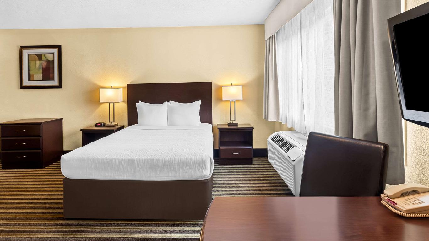 كواليتي إن آند سويتس فانكوفر - هازيل ديل