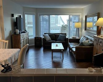 Tanglewood 18 is at Ocean level - Parksville - Stue