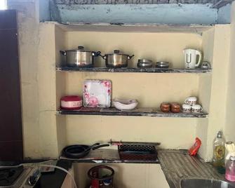 Lovely studio room in Hyderabad - Secunderabad - Kitchen
