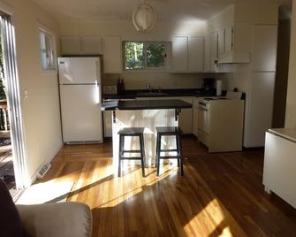 Close To Mt Sunapee - Skiing, Hiking Trails, Lake Access and more! - Newbury - Кухня
