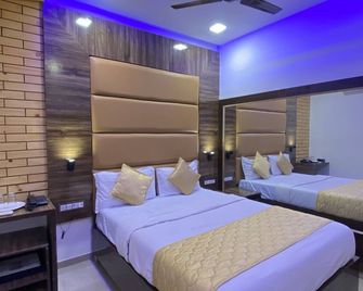 Hotel Blue Wellington - Mumbai - Bedroom