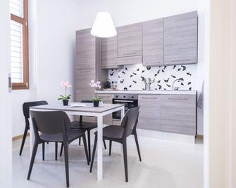 Hemeras Boutique House Aparthotel Piazza Diaz - Milan - Dining room