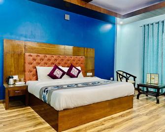 Hotel Radiance Regency - Chail - Bedroom