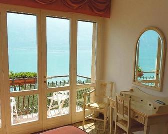 Hotel Villa Margherita - Limone sul Garda - Parveke