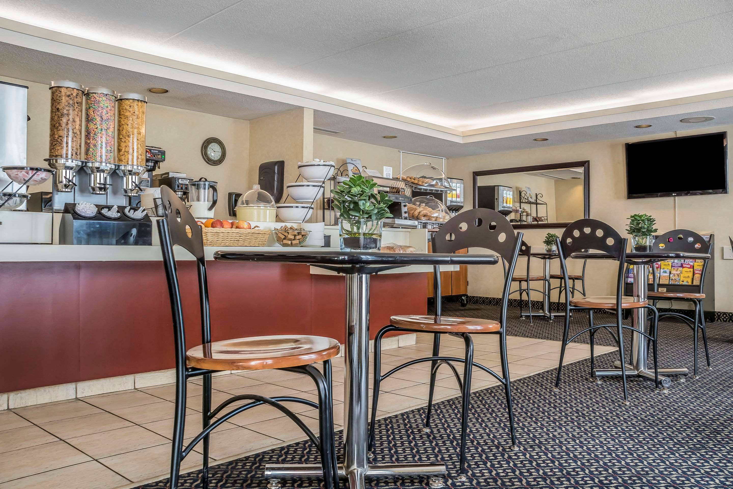 Quality Suites London - London - Restaurante